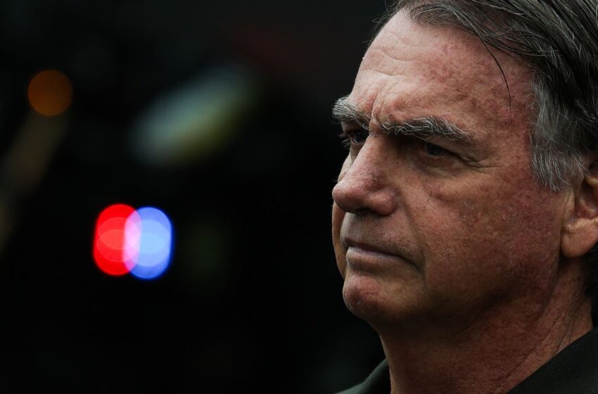  PL suspende atividades partidárias e salário de Bolsonaro