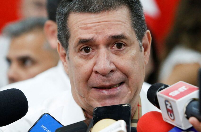  EUA suspendem sanções contra ex-presidente do Paraguai Horacio Cartes