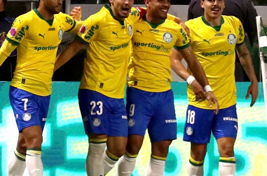  Brasileiro: Palmeiras goleia Bragantino e permanece com folga na ponta