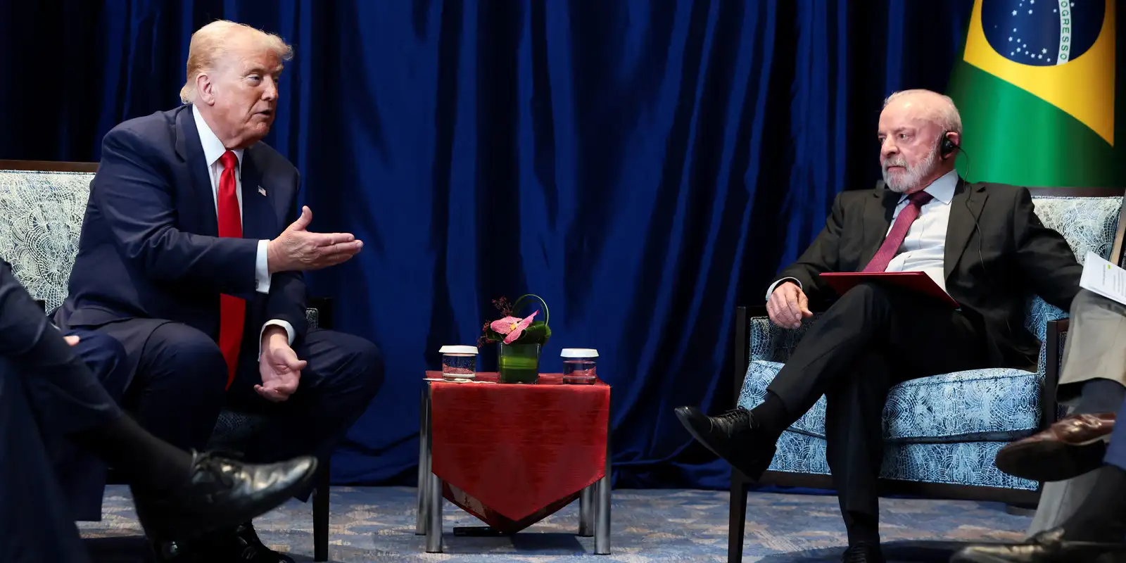  Trump parabeniza Lula e diz que negociações com Brasil prosseguem