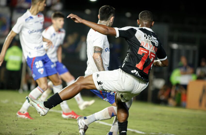  Rádio Nacional transmite as emoções de Fortaleza e Vasco