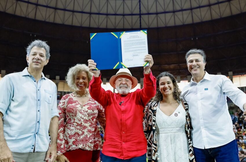  Governo anuncia edital para investir R$ 108 mi em cursinhos populares