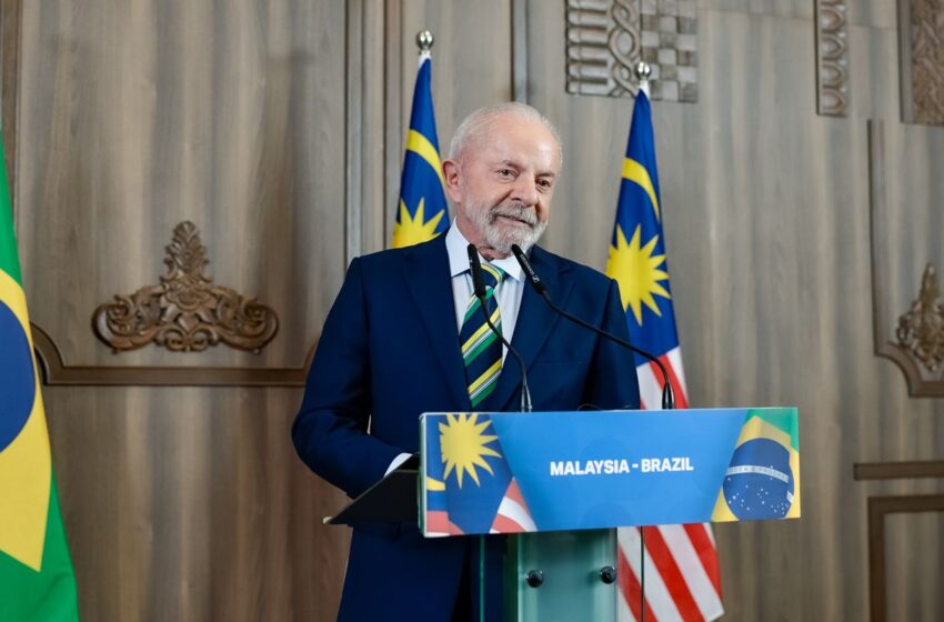  “Ele tem meu telefone e eu tenho o dele”, diz Lula sobre Trump