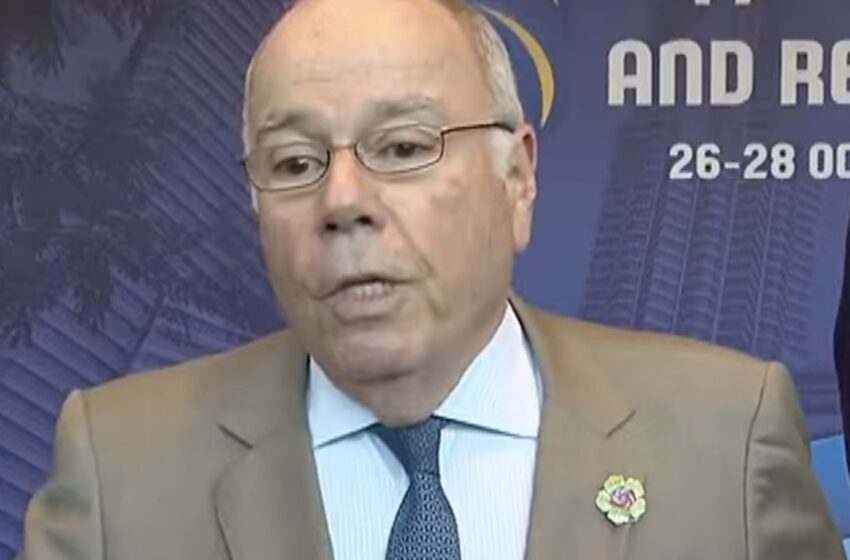  Reuniões para suspender tarifaço começam ainda hoje, diz Mauro Vieira