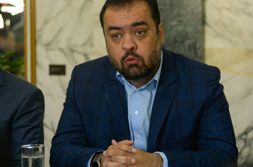  Castro quer transferir 10 detentos do Rio para presídios federais