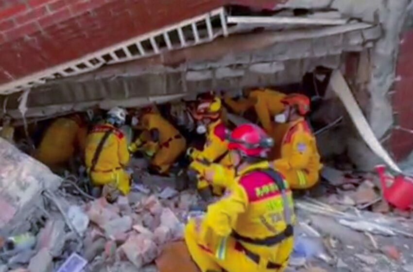  Forte terremoto de magnitude 7,4 atinge Filipinas