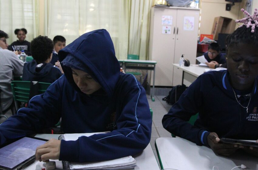  Professores no Brasil usam mais IA que média dos países da OCDE