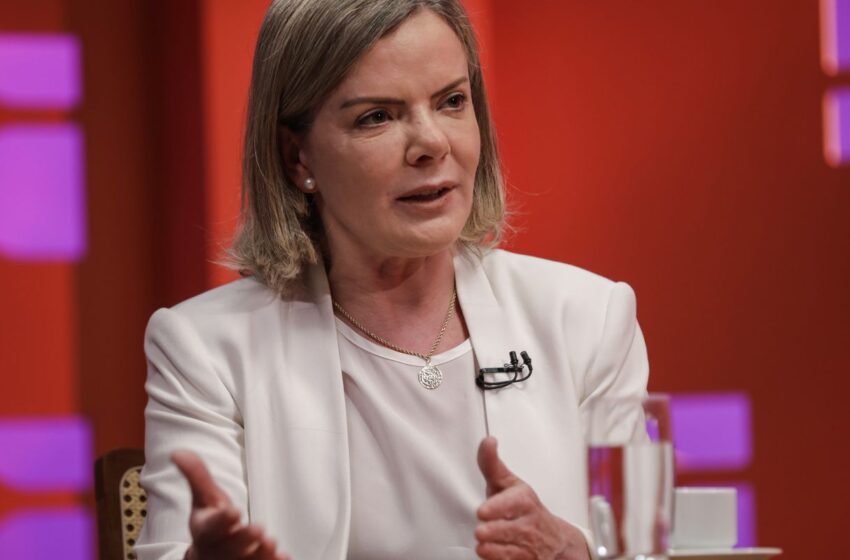  Gleisi diz que políticos de direita querem EUA intervindo no Brasil