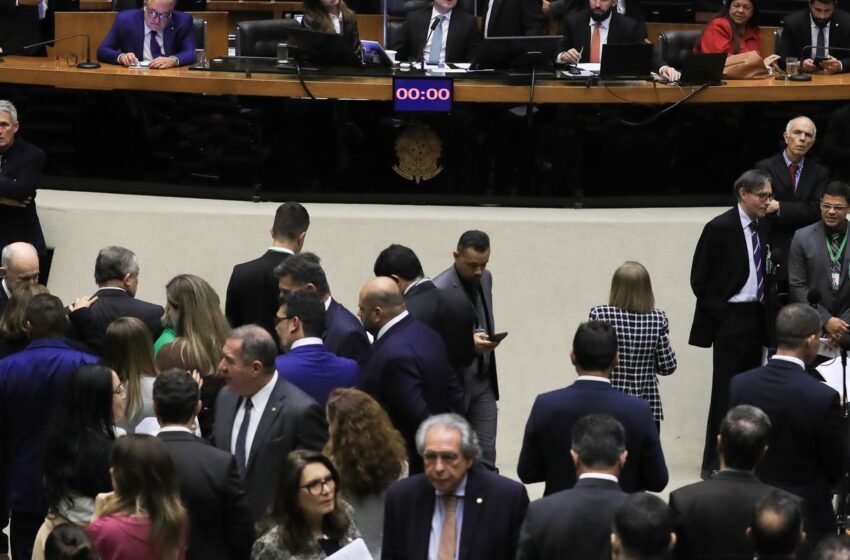  Câmara aprova projeto que tipifica o crime de domínio de cidades