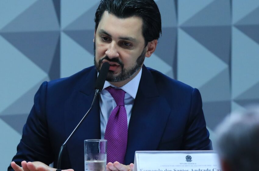  CPMI do INSS: empresário responde a relator, mas se cala para comissão