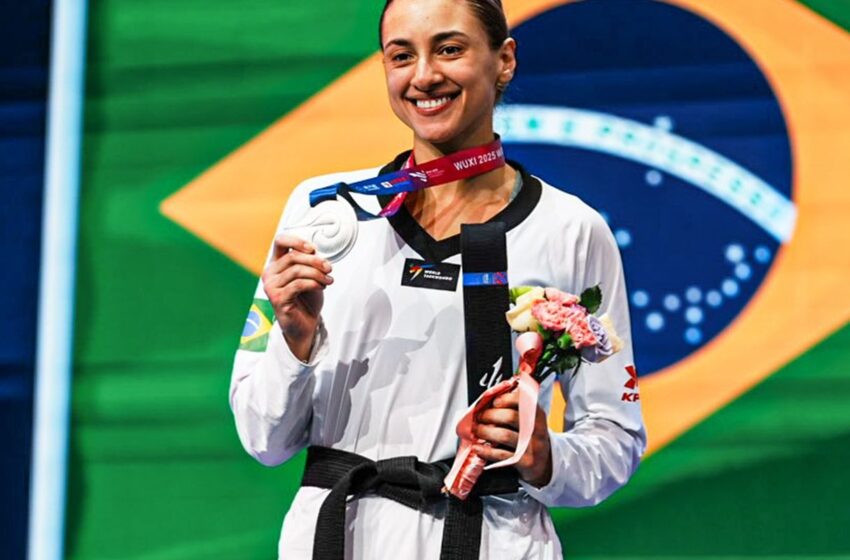  Milena Titoneli é prata no Mundial de taekwondo, o 3º pódio do Brasil