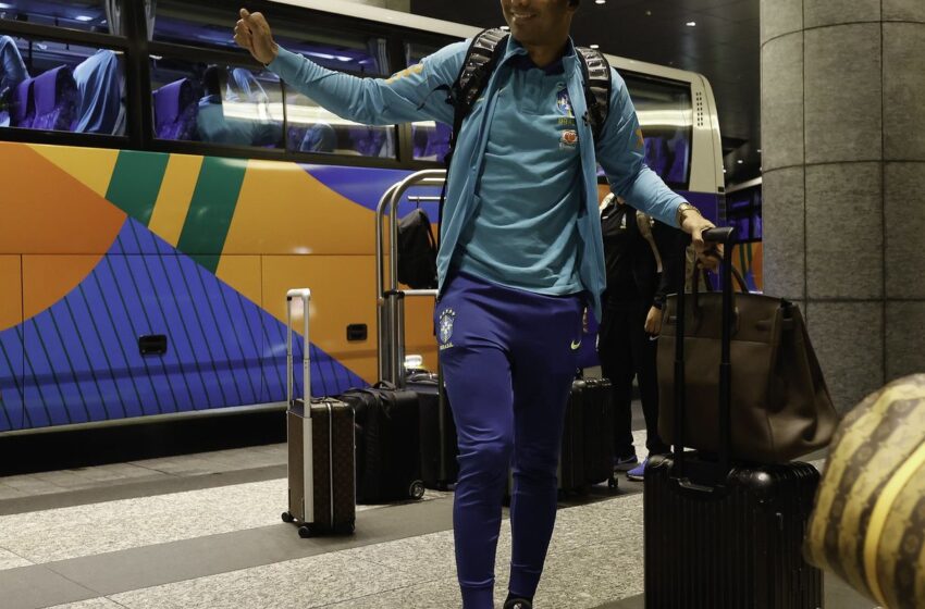  Seleção brasileira chega a Tóquio para amistoso contra Japão na terça