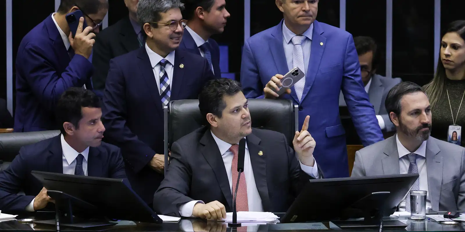 Congresso aprova crédito de R$ 42 bi para Previdência e Bolsa Família