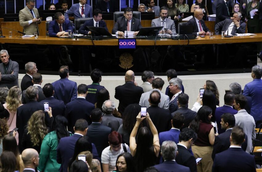  Congresso rejeita 52 vetos ao PL do licenciamento ambiental