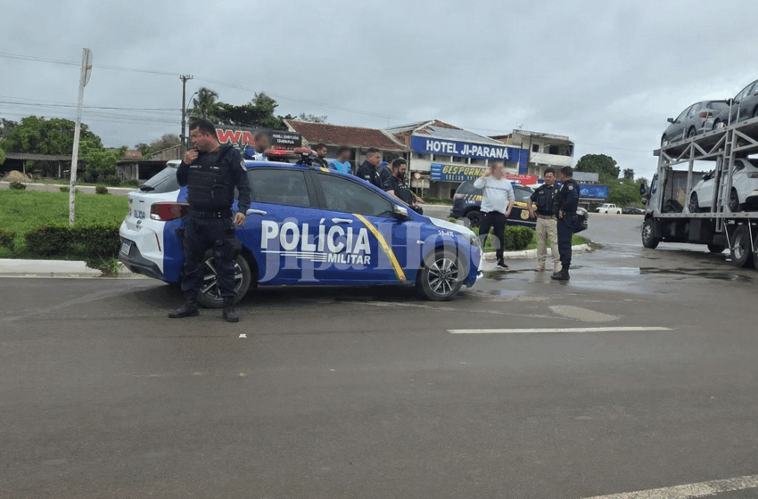  Motociclista Bate em Carreta Cegonha e Fica Ferido na BR-364 em Ji-Paraná
