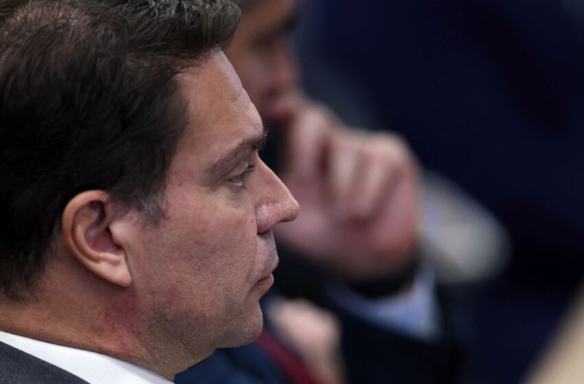  Líder do PT questiona no STF e na Câmara saída de Ramagem do país