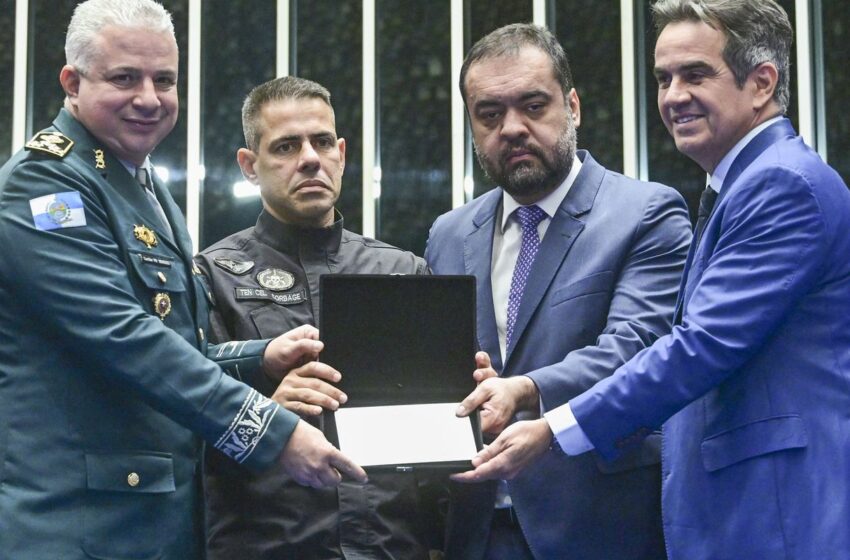  Congresso homenageia policiais mortos durante a Operação Contenção