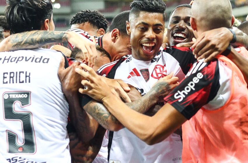  Flamengo goleia Sport e assume liderança; Santos vence Palmeiras
