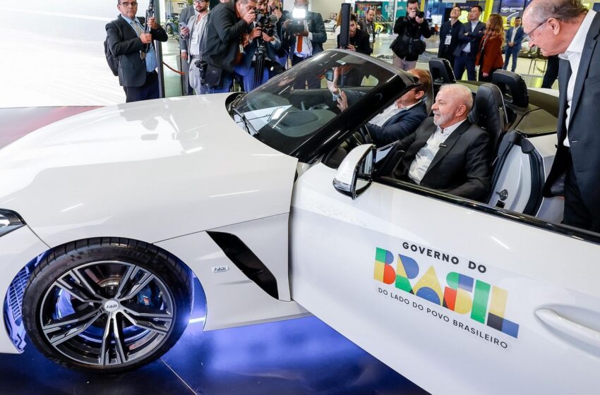  Lula celebra retirada de tarifas pelos EUA e diz que sinaliza respeito