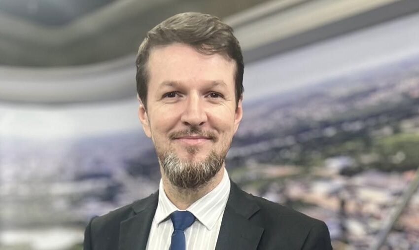  Anderson de Mattos cobra reajuste a servidores que ainda recebem R$ 1.212 durante sessão na Câmara