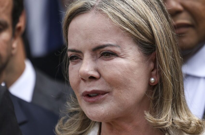  Lula pede empenho a ministros na tramitação de projetos de segurança