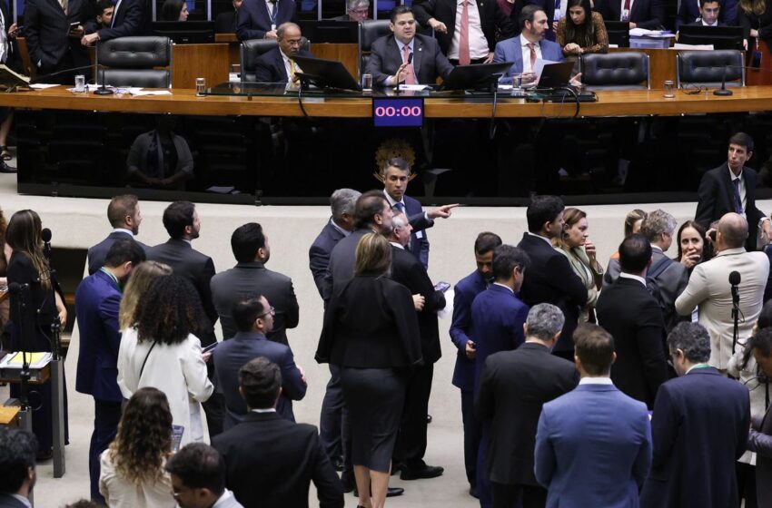  Congresso aprova LDO com superávit de R$ 34 bilhões em 2026