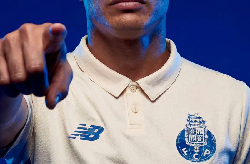  Porto anuncia contratação do zagueiro brasileiro Thiago Silva