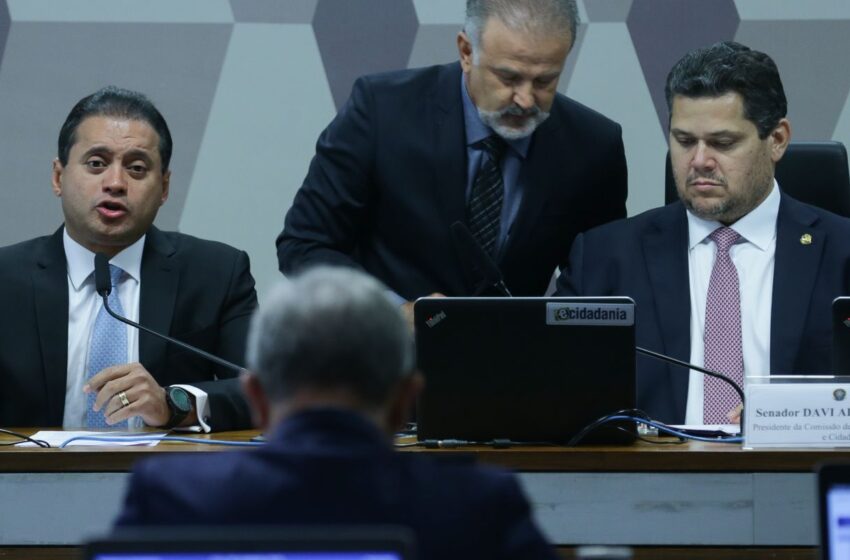  CCJ do Senado adia votação do PL do Impeachment para 2026