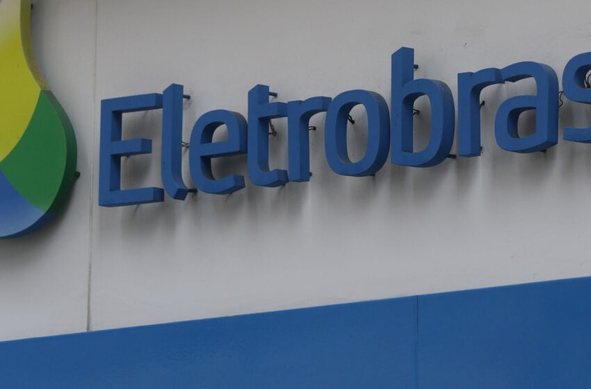  Lula veta PL sobre realocação de trabalhadores da Eletrobras