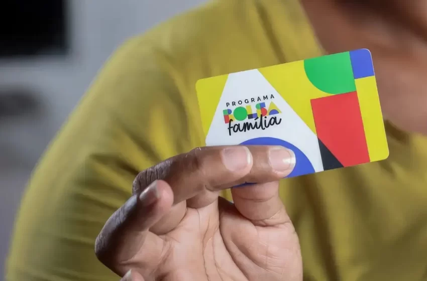  7 em 10 adolescentes beneficiários do Bolsa Família em 2014 deixaram o programa até 2025