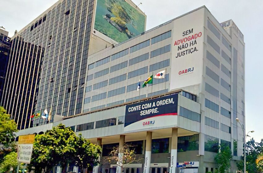  Alerj aprova dispensa de terno e gravata no verão em audiência pública