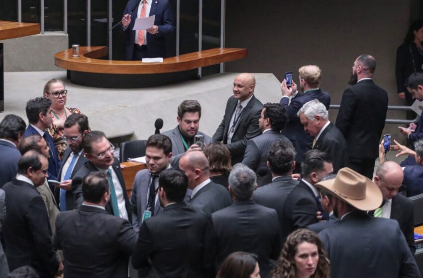  PL da Dosimetria beneficia criminosos comuns, dizem especialistas