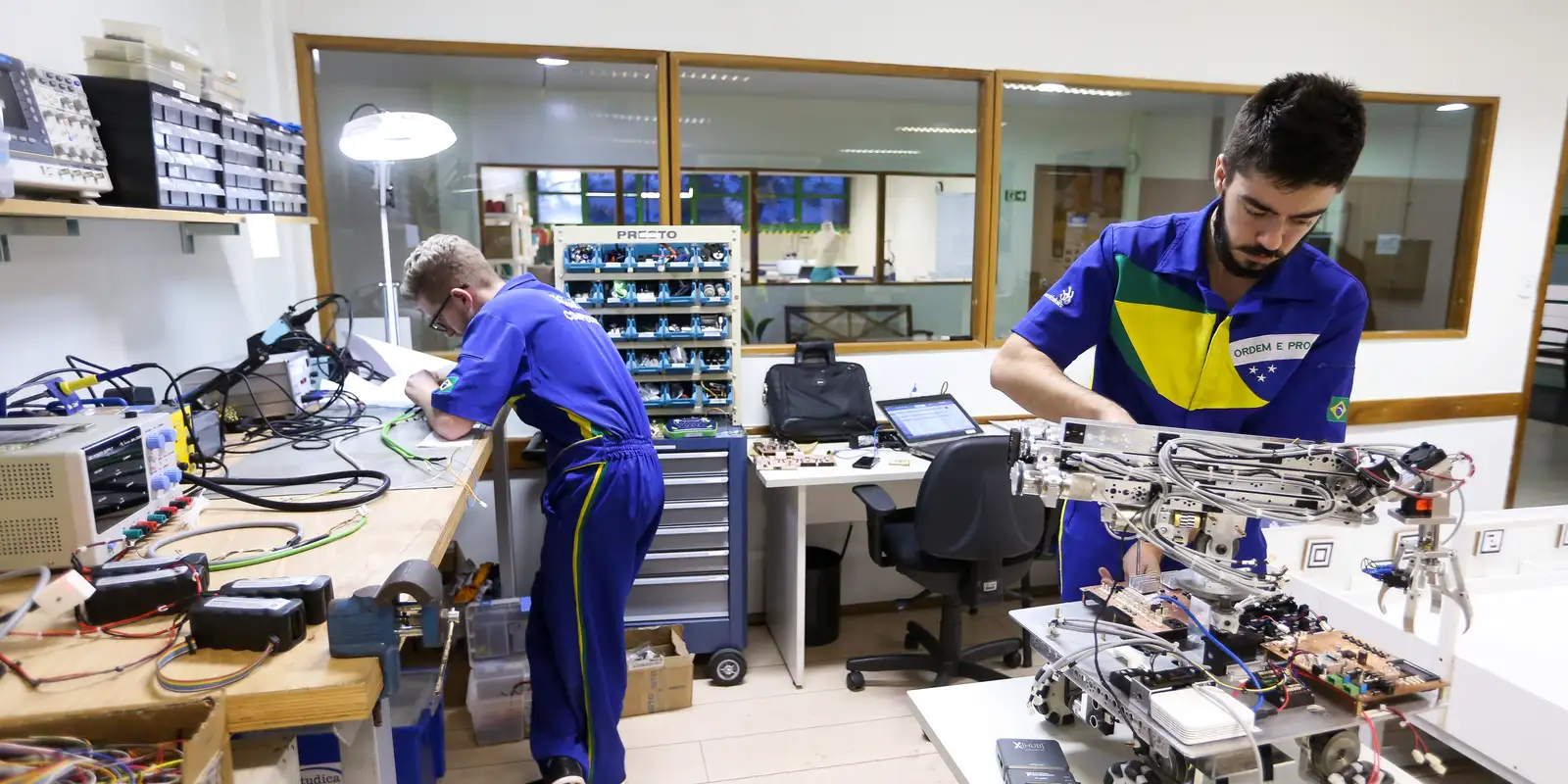  MEC regulamenta programa que fortalece formação profissional