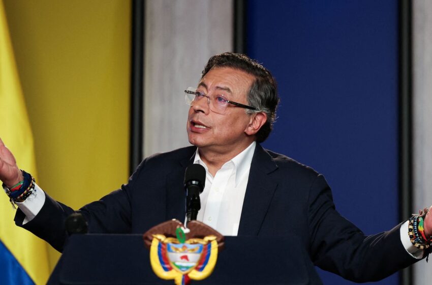  Após fala de Trump, Petro diz que pegará em armas se necessário