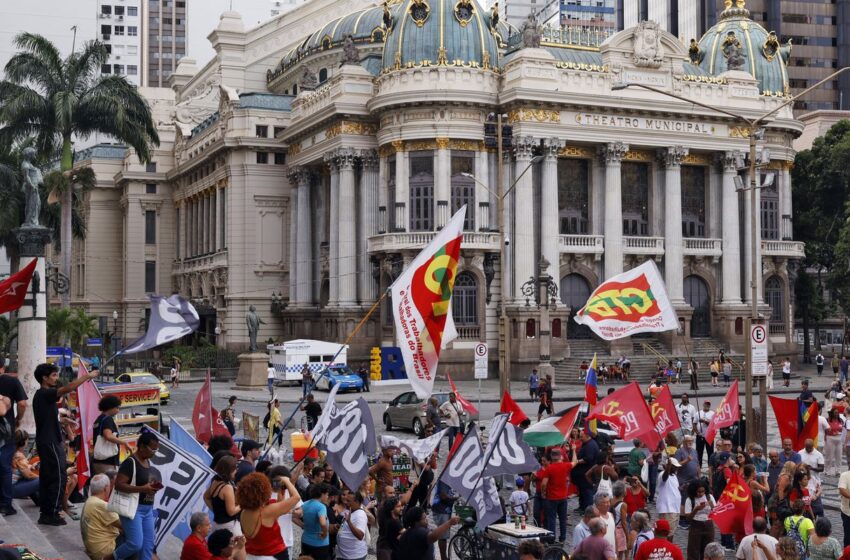  Manifestação no Rio lembra 8 de janeiro e rejeita anistia a golpistas