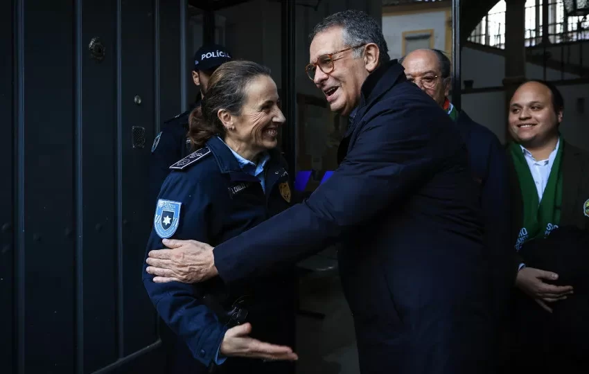  Seguro pede que sejam ativados todos os instrumentos para "acudir às pessoas"