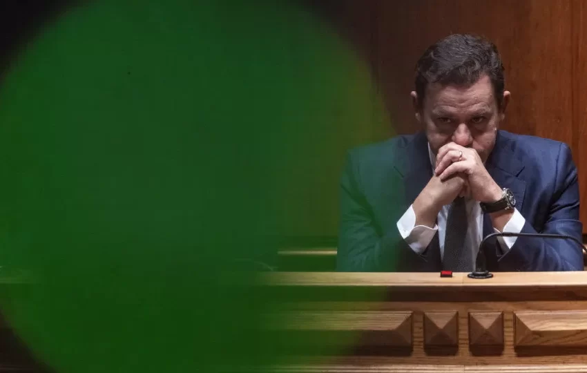  Com Montenegro a assumir pasta da MAI, debate de hoje pode ser adiado