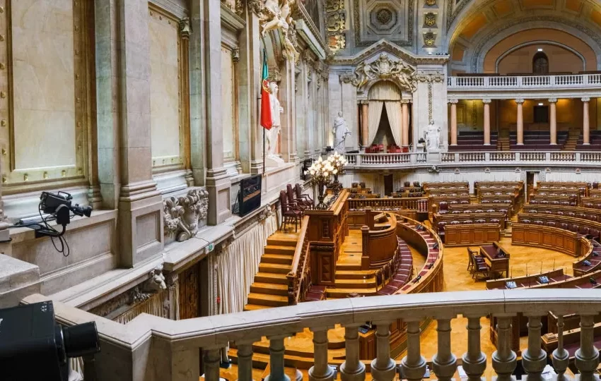  Parlamento debate hoje proposta do Governo que altera confisco de bens