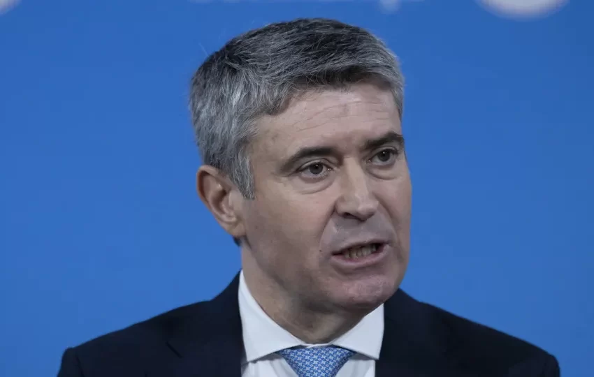  Carneiro responde a críticos: "Não falta espaço de participação política"