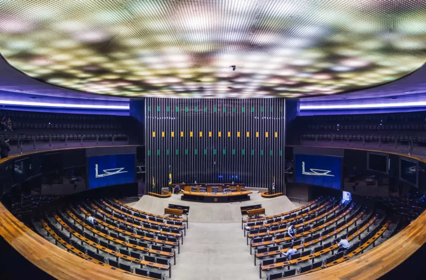  Fim da escala 6×1 avança no Congresso e eleva receio de setores produtivo e financeiro