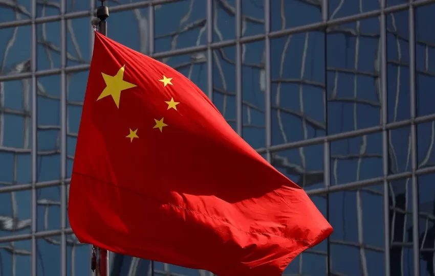  China apoia Irão antes de negociações com EUA e condena intimidação