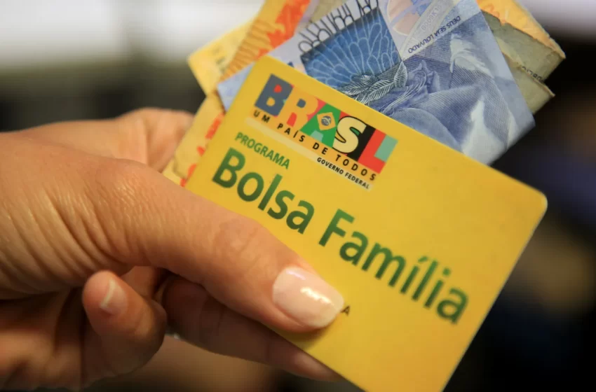  Quem ganha 1 salário mínimo recebe o Bolsa Família? Veja o que diz a lei
