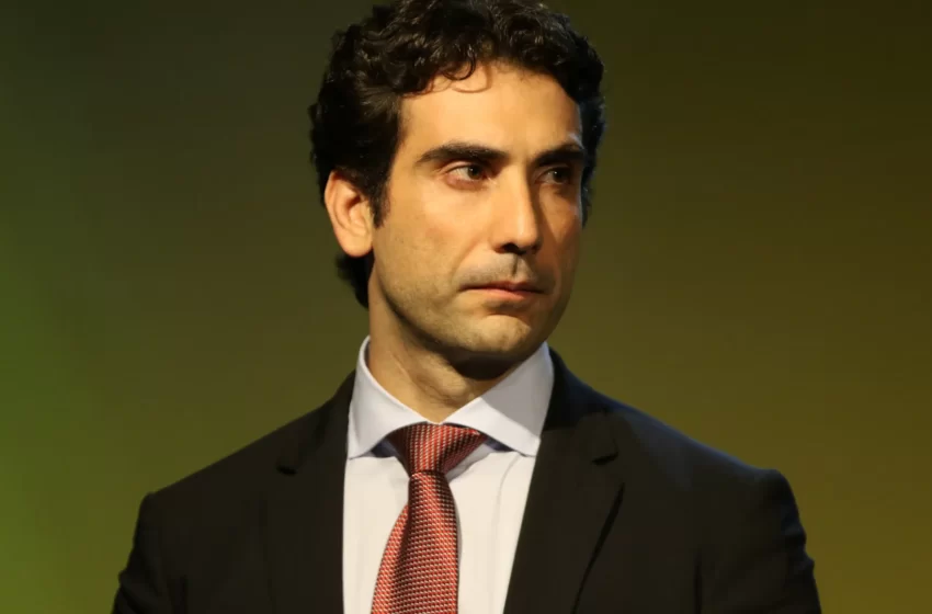  Senador quer levar Galípolo a comissão para explicar liquidação do Master