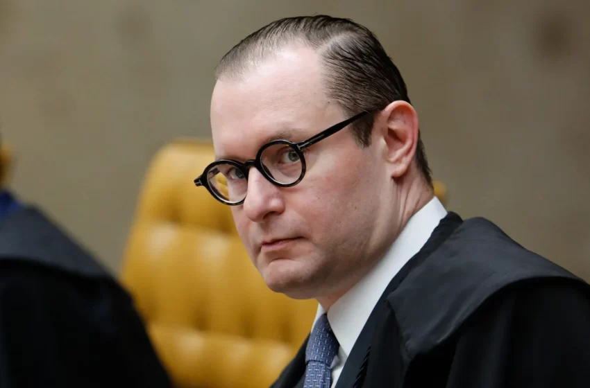  Zanin vota contra aposentadoria especial do vigilante e placar fica empatado no STF; veja o que pode acontecer