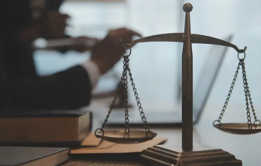  Pároco dinamarquês compara posse de imagens pedófilas a coleção de selos