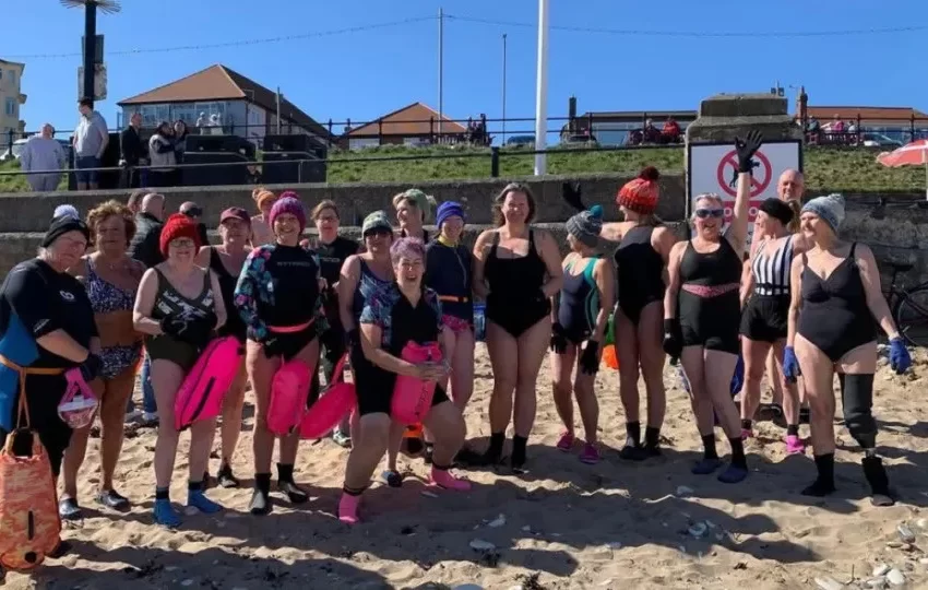  Nadadora perdeu prótese no mar. Deu à costa 23 km e 10 meses depois