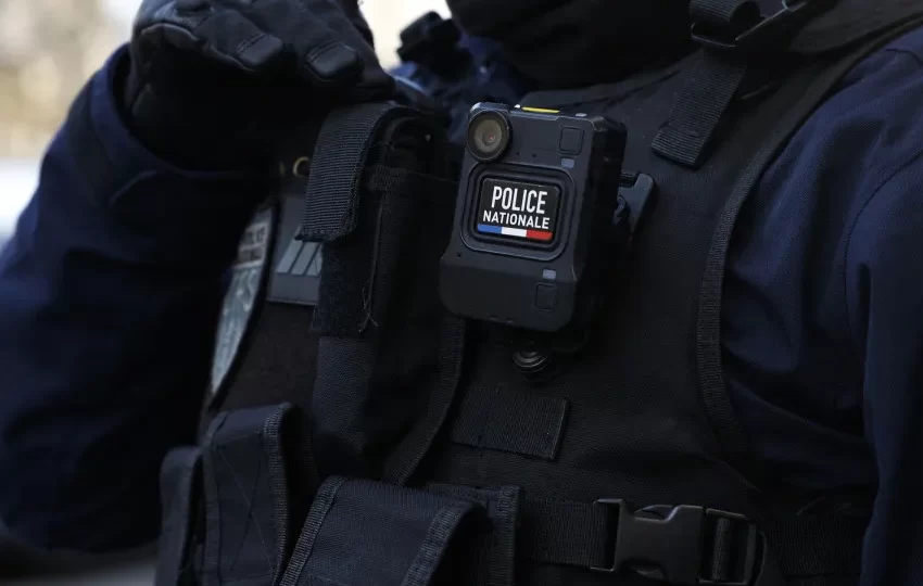  Paris: Ameaças de bomba levam a evacuação de arranha-céus e instituições