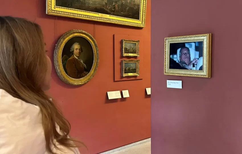  Foto de ex-príncipe André após detenção deixada em exibição no Louvre