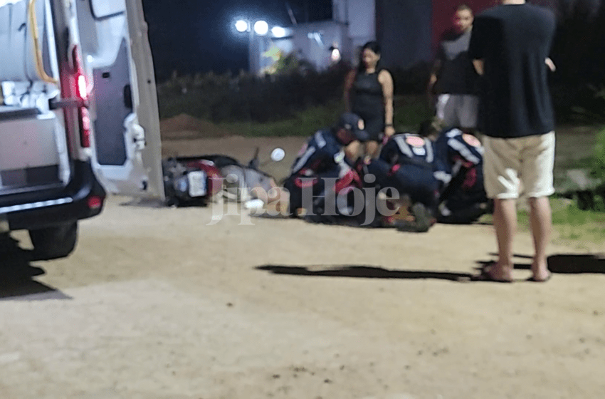  Condutora de Motoneta Fica Inconsciente após Queda no Centro de Ji-Paraná