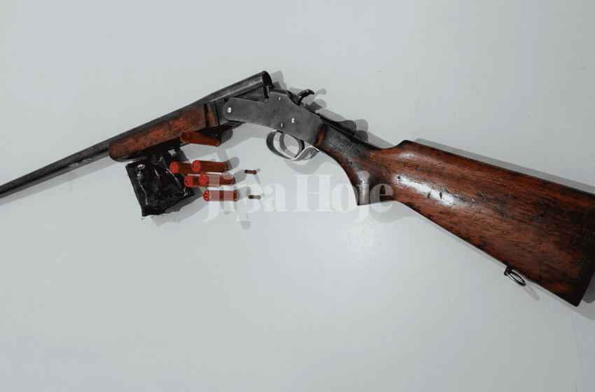  Homem é Preso após Arrombar Porta e Atirar em Portão durante Briga em Ouro Preto